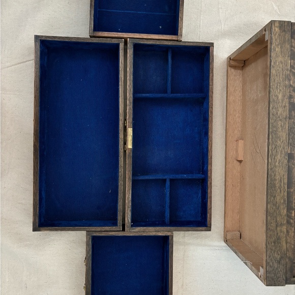 Japanese Vintage Jewelry Box with Brass hardware - Picture 5 of 5